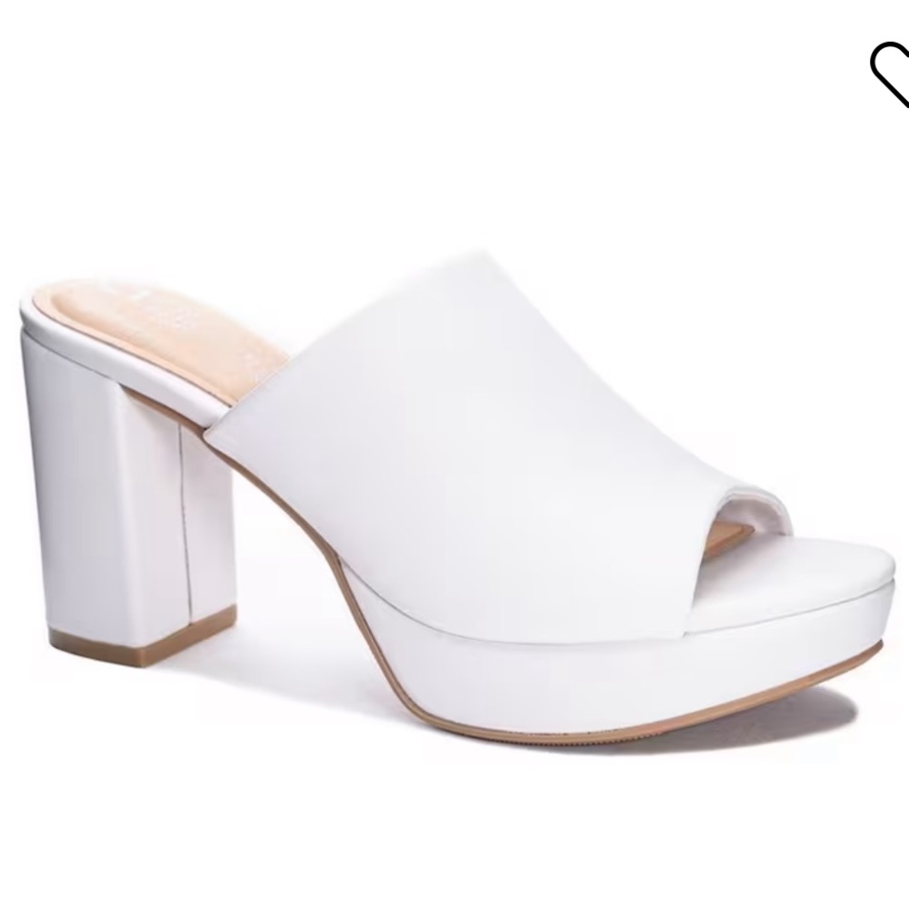 CL BY LAUNDRY GET ON DRESS SANDALS